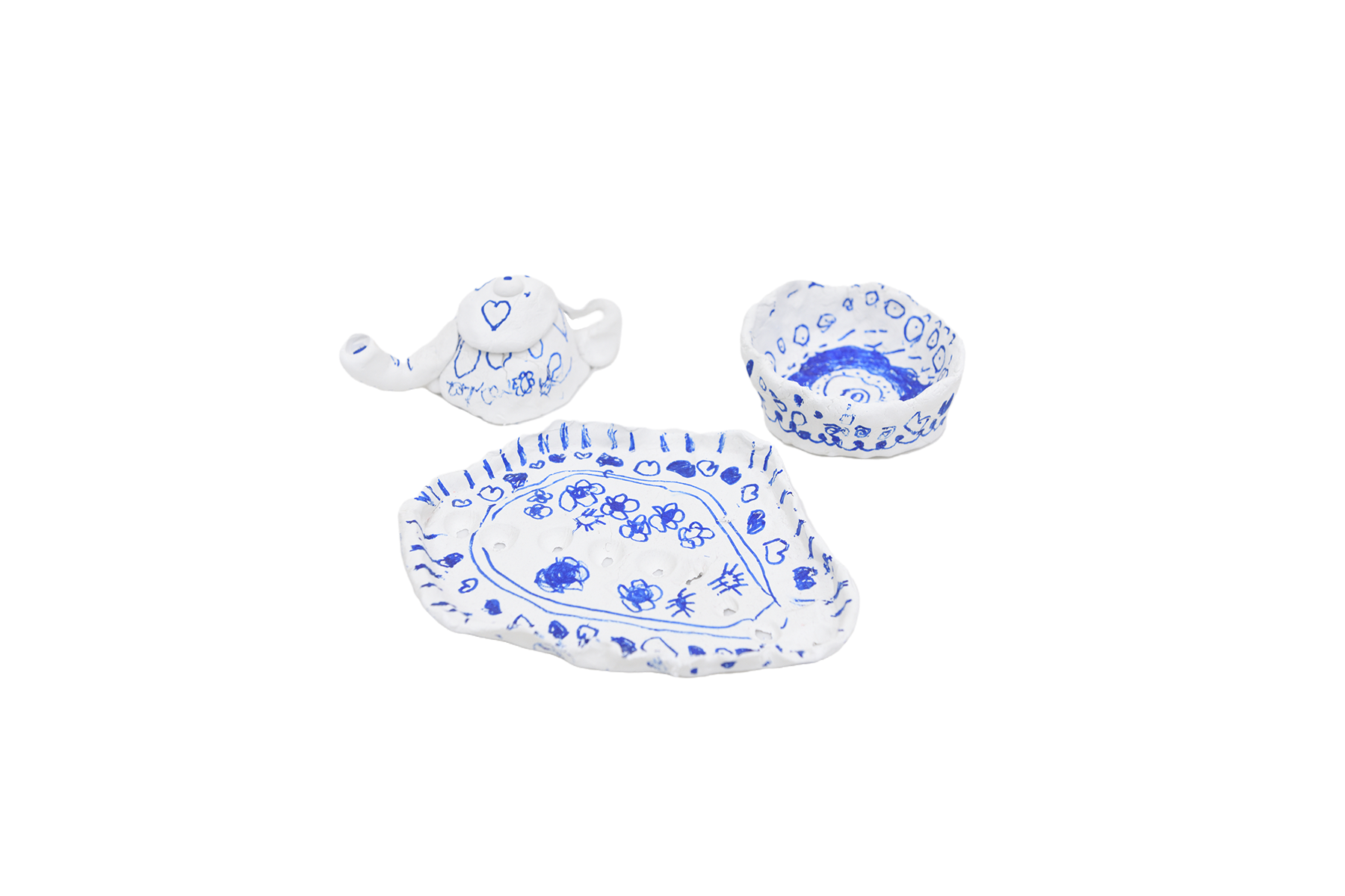 象鼻茶壺(左和中) 點點碗（右）